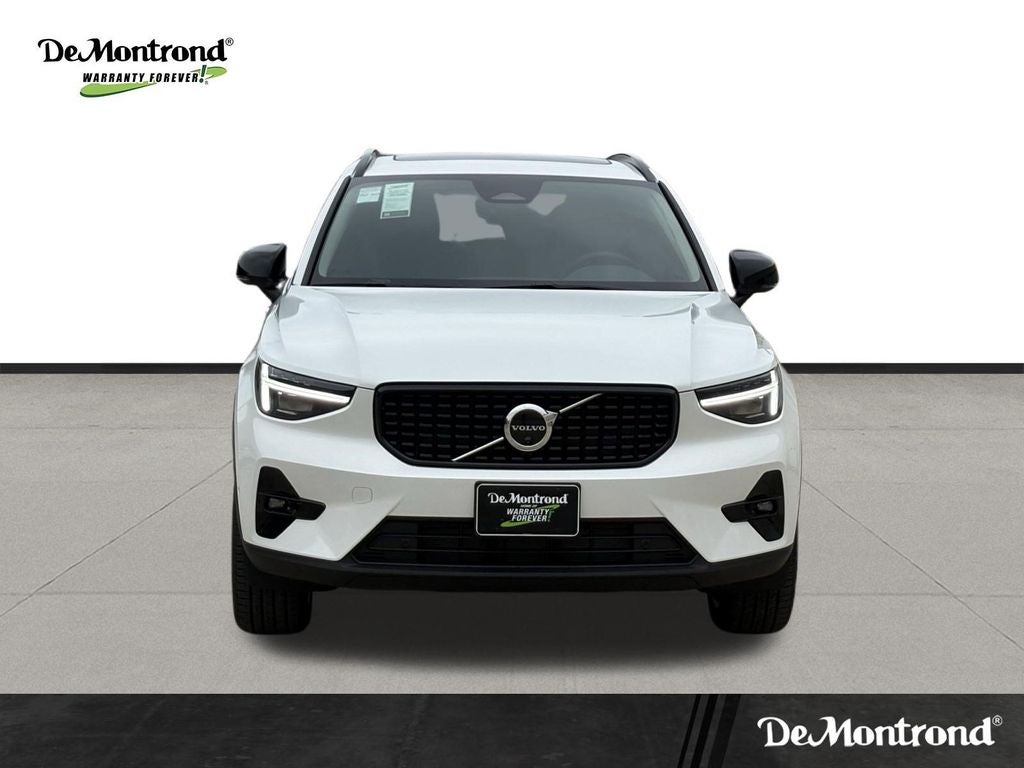 2026 Volvo XC40 B5 Plus