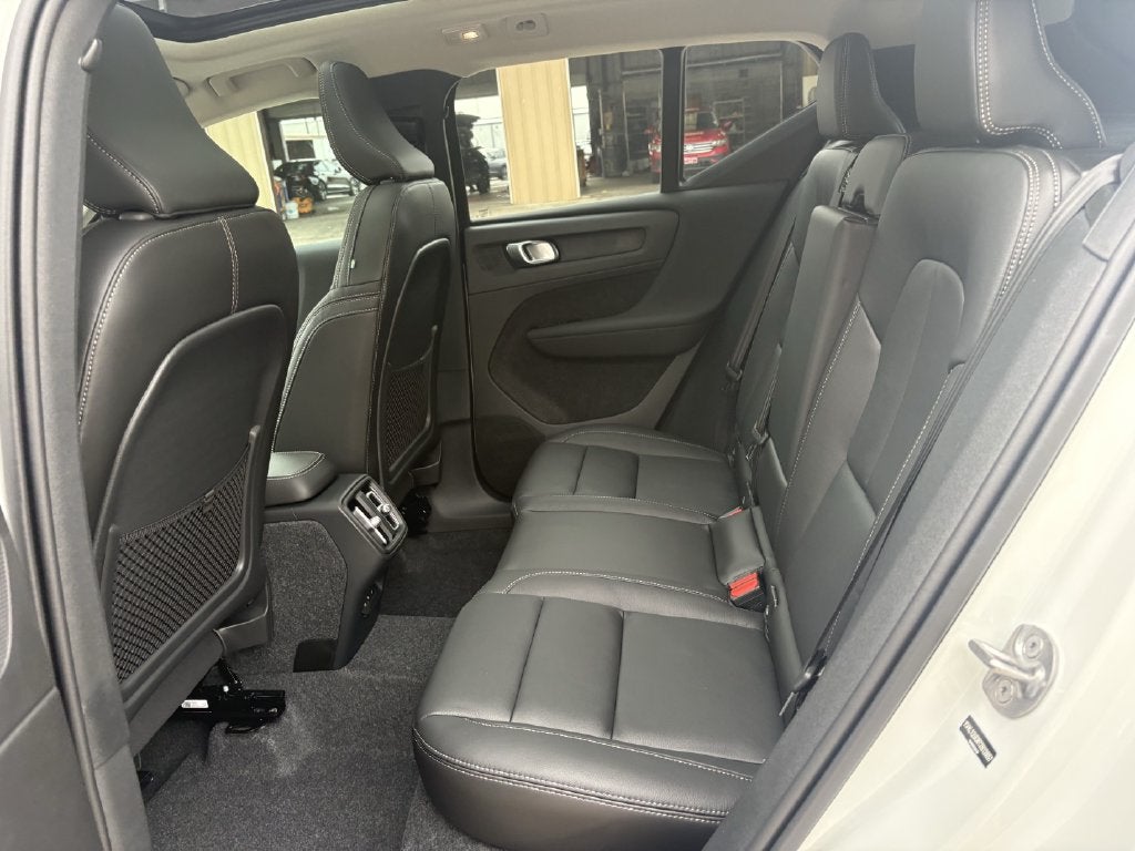 2026 Volvo XC40 B5 Plus