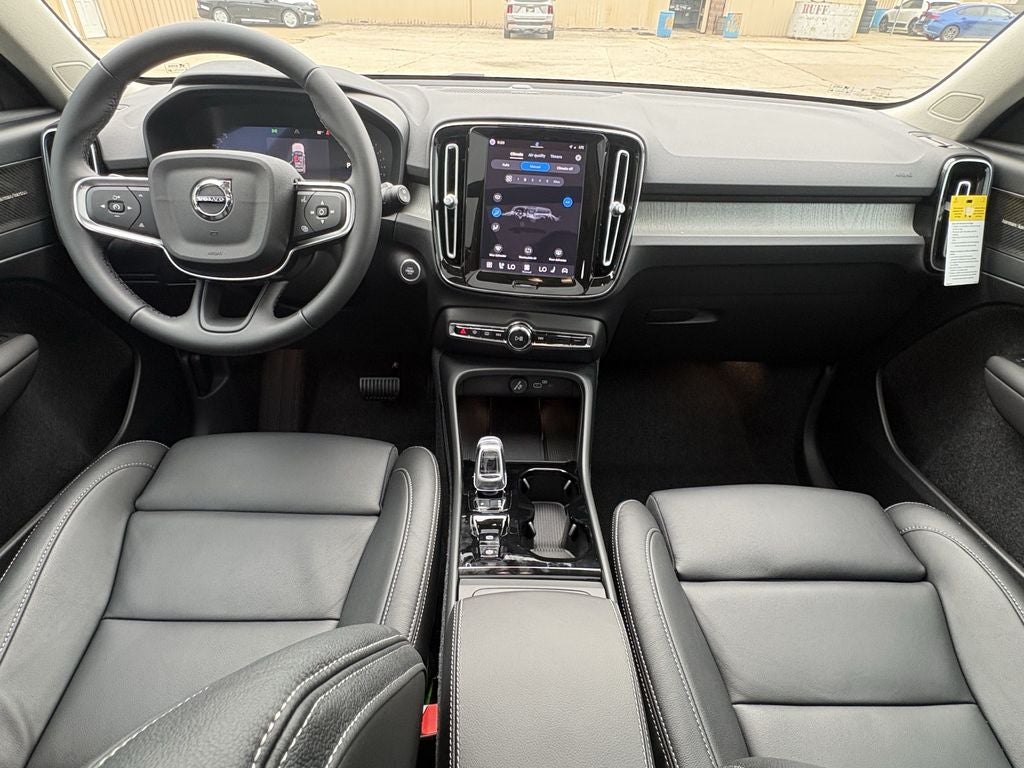 2026 Volvo XC40 B5 Plus