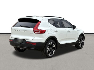 2026 Volvo XC40 B5 Plus