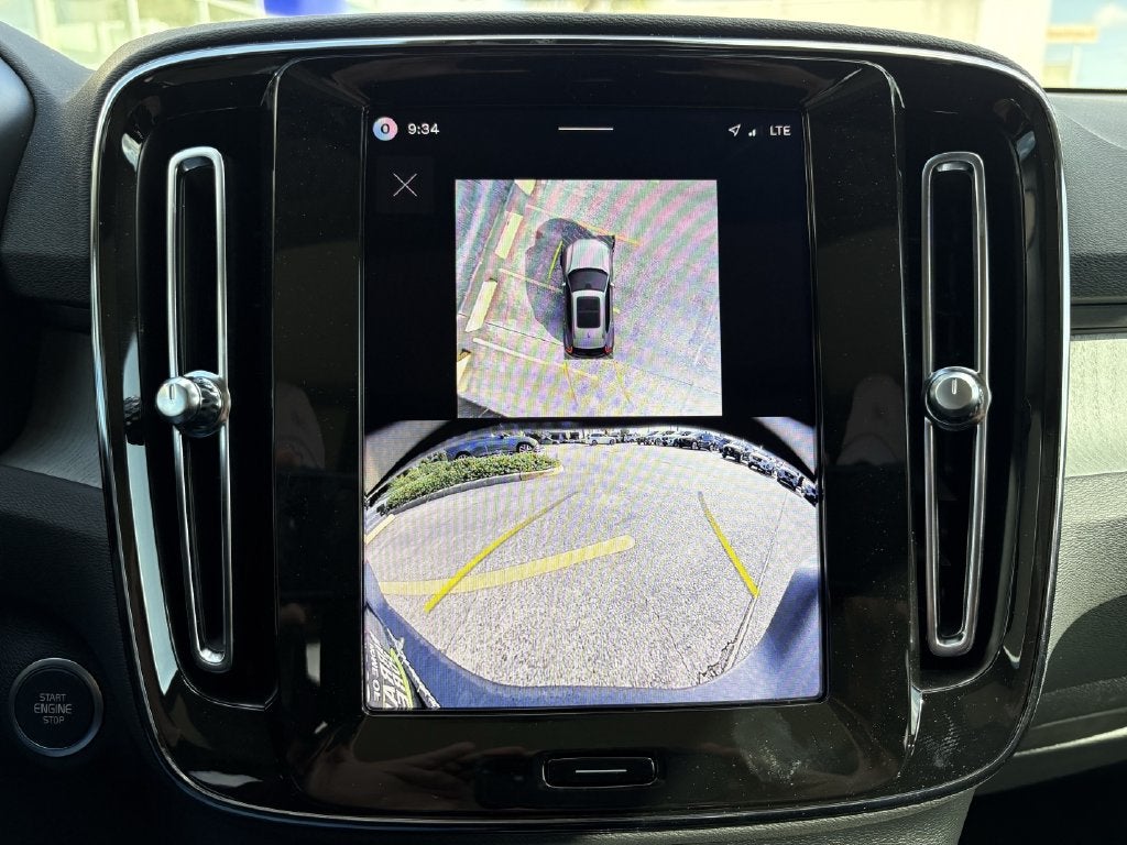 2026 Volvo XC40 B5 Plus