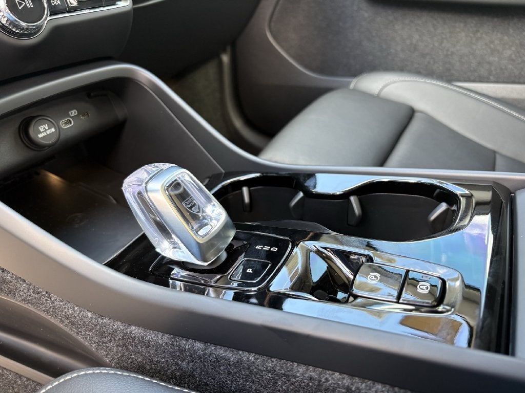 2026 Volvo XC40 B5 Plus