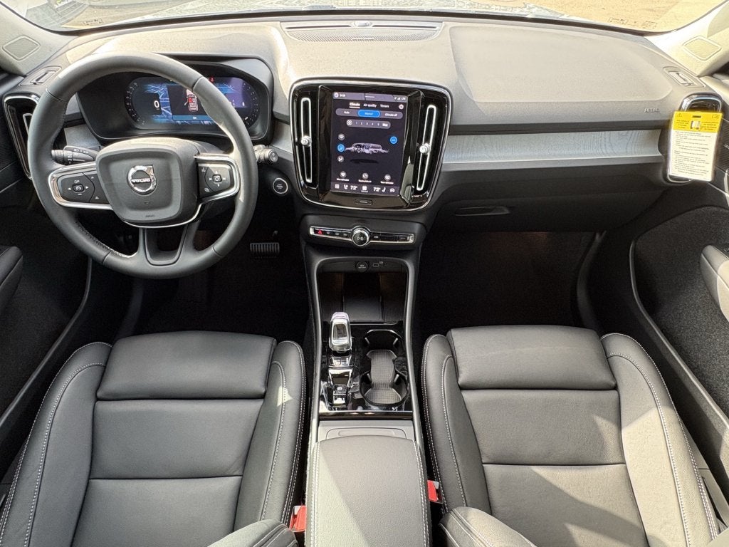 2026 Volvo XC40 B5 Plus