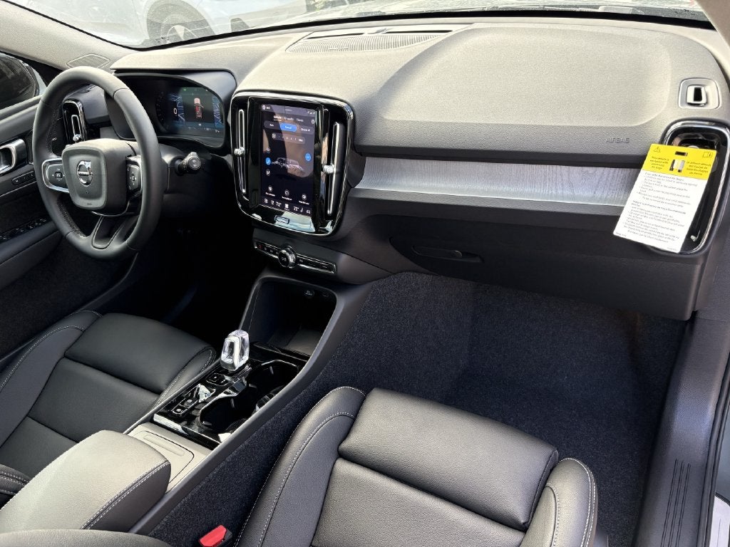 2026 Volvo XC40 B5 Plus