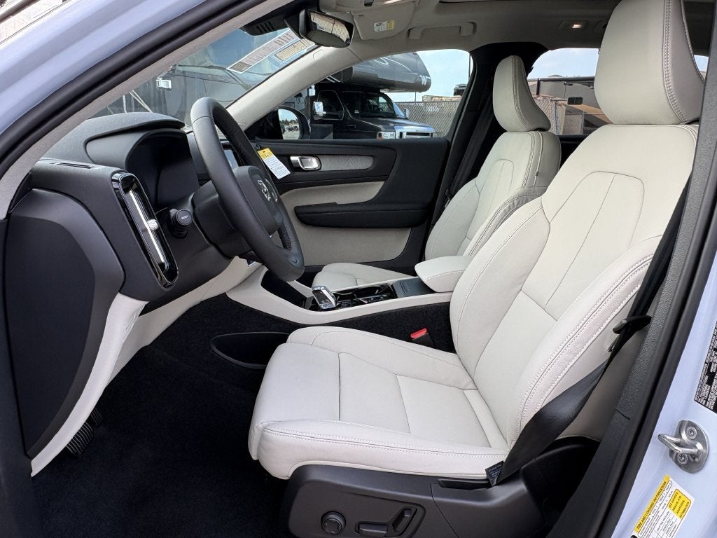 2026 Volvo XC40 B5 Plus