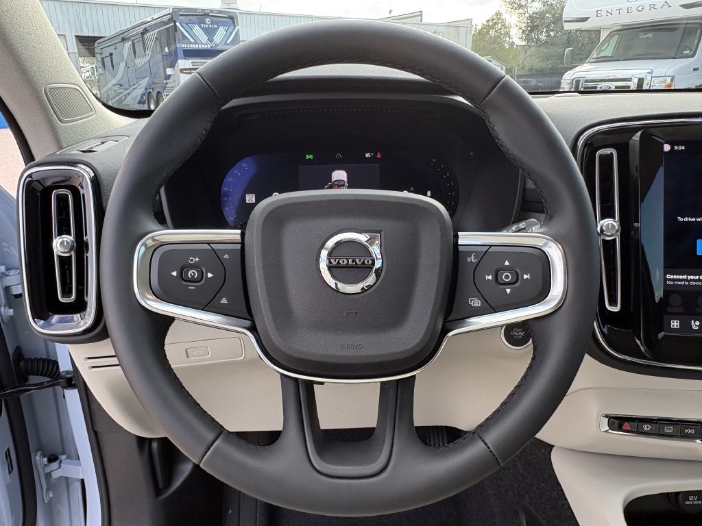 2026 Volvo XC40 B5 Plus