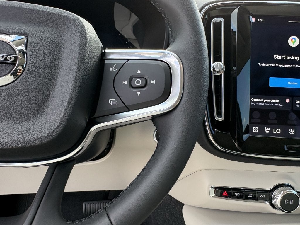 2026 Volvo XC40 B5 Plus