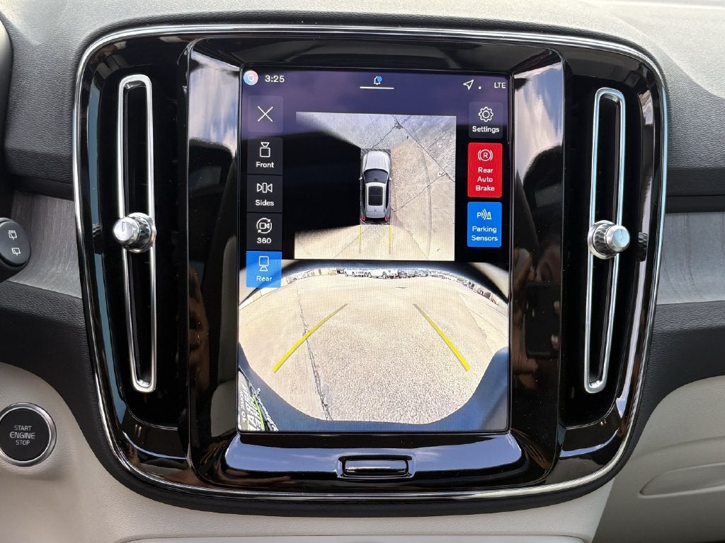 2026 Volvo XC40 B5 Plus