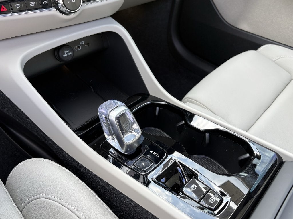 2026 Volvo XC40 B5 Plus