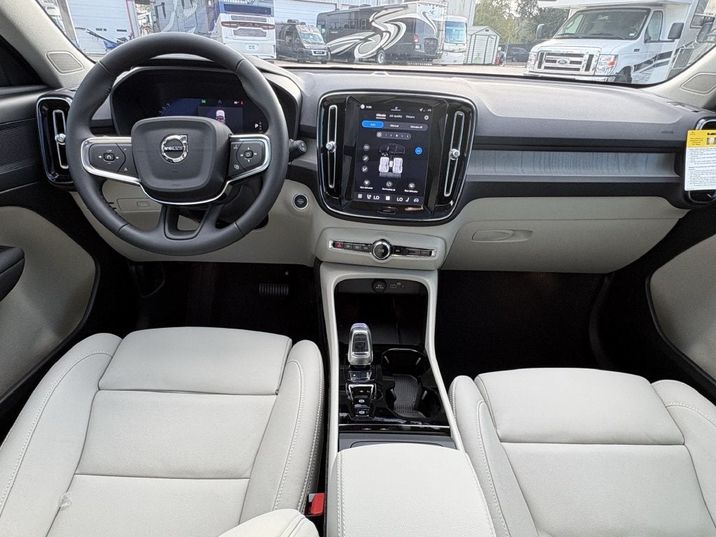 2026 Volvo XC40 B5 Plus