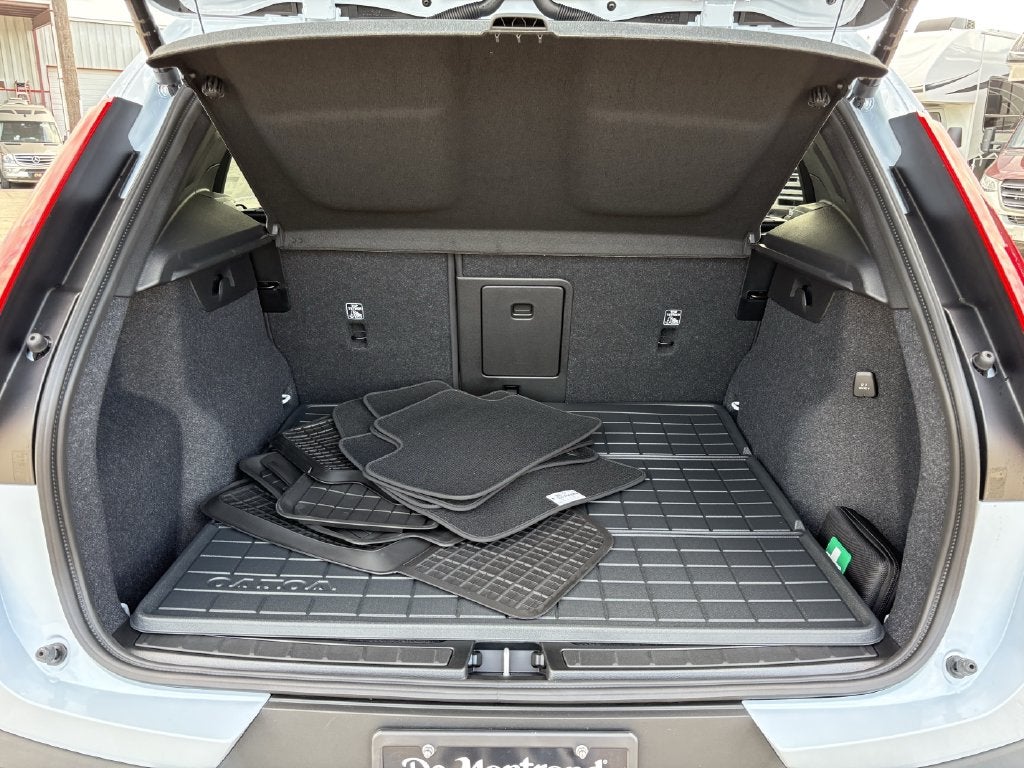 2026 Volvo XC40 B5 Plus