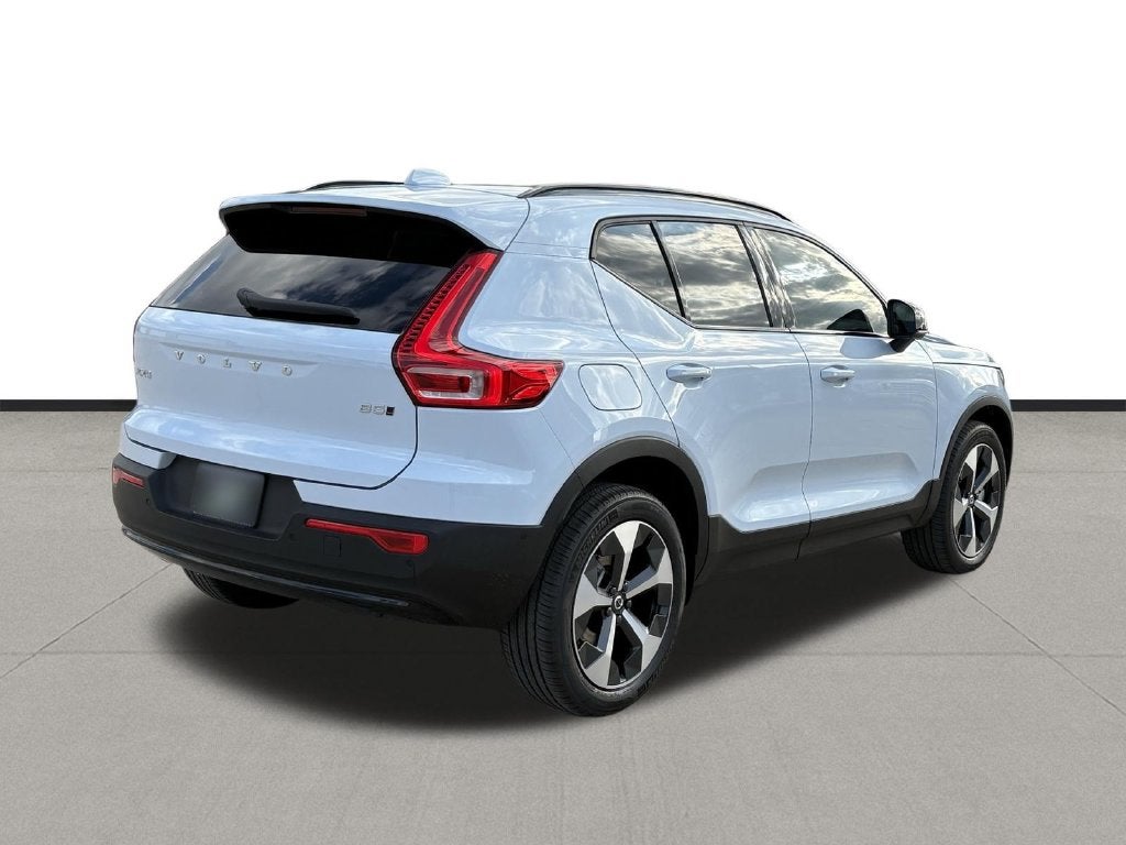 2026 Volvo XC40 B5 Plus