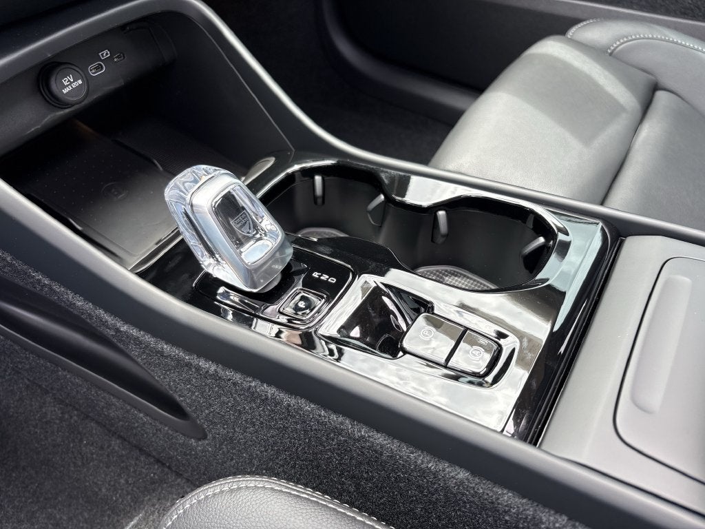 2026 Volvo XC40 B5 Plus