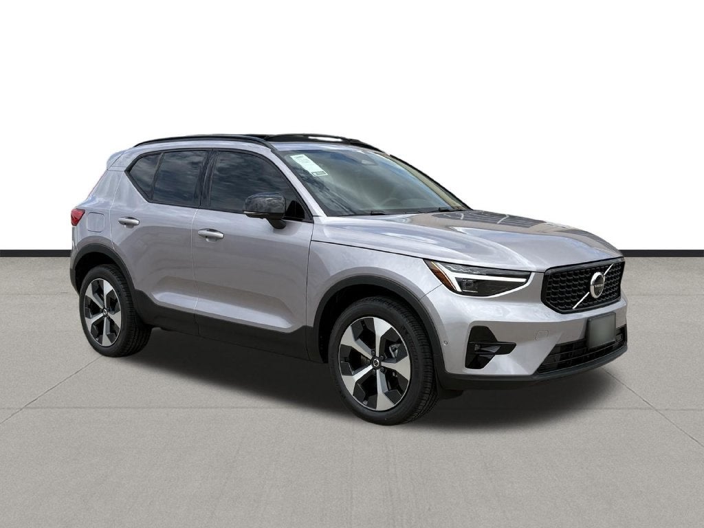 2026 Volvo XC40 B5 Plus