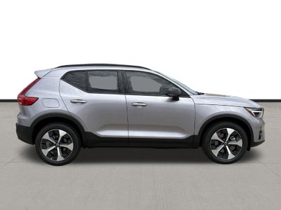2026 Volvo XC40 B5 Plus