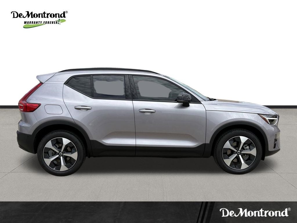 2026 Volvo XC40 B5 Plus