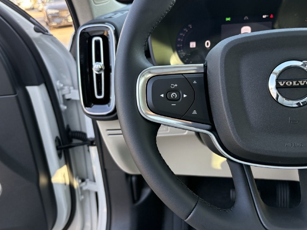 2026 Volvo XC40 B5 Plus