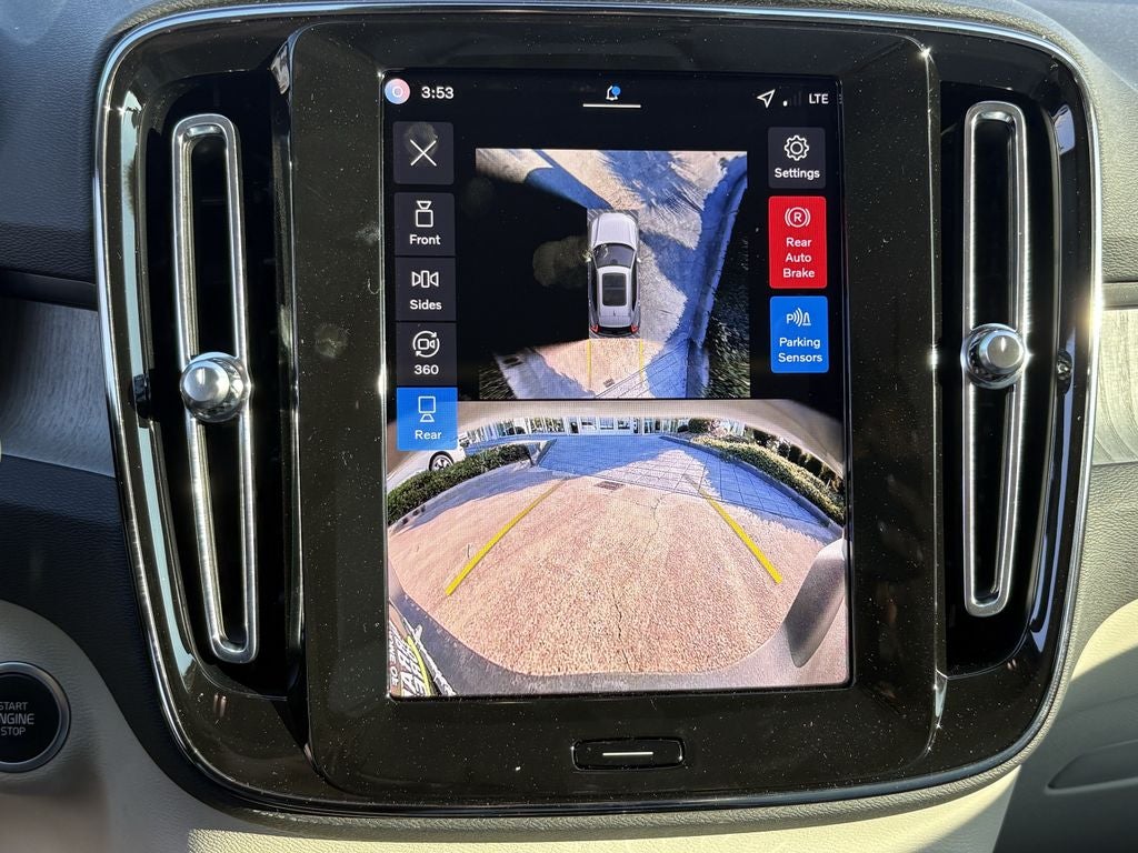2026 Volvo XC40 B5 Plus