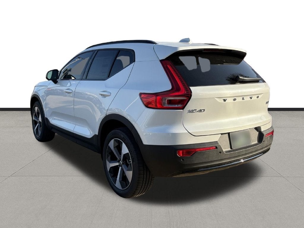 2026 Volvo XC40 B5 Plus