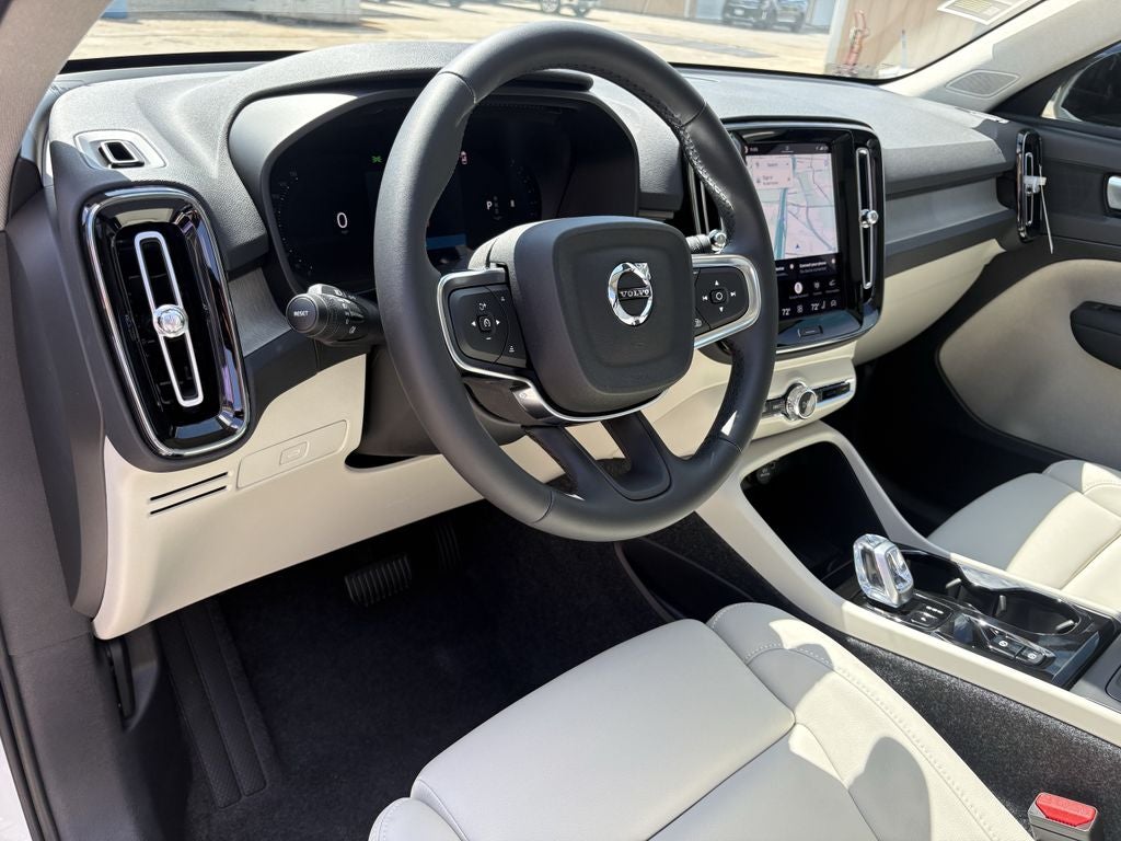 2026 Volvo XC40 B5 Plus