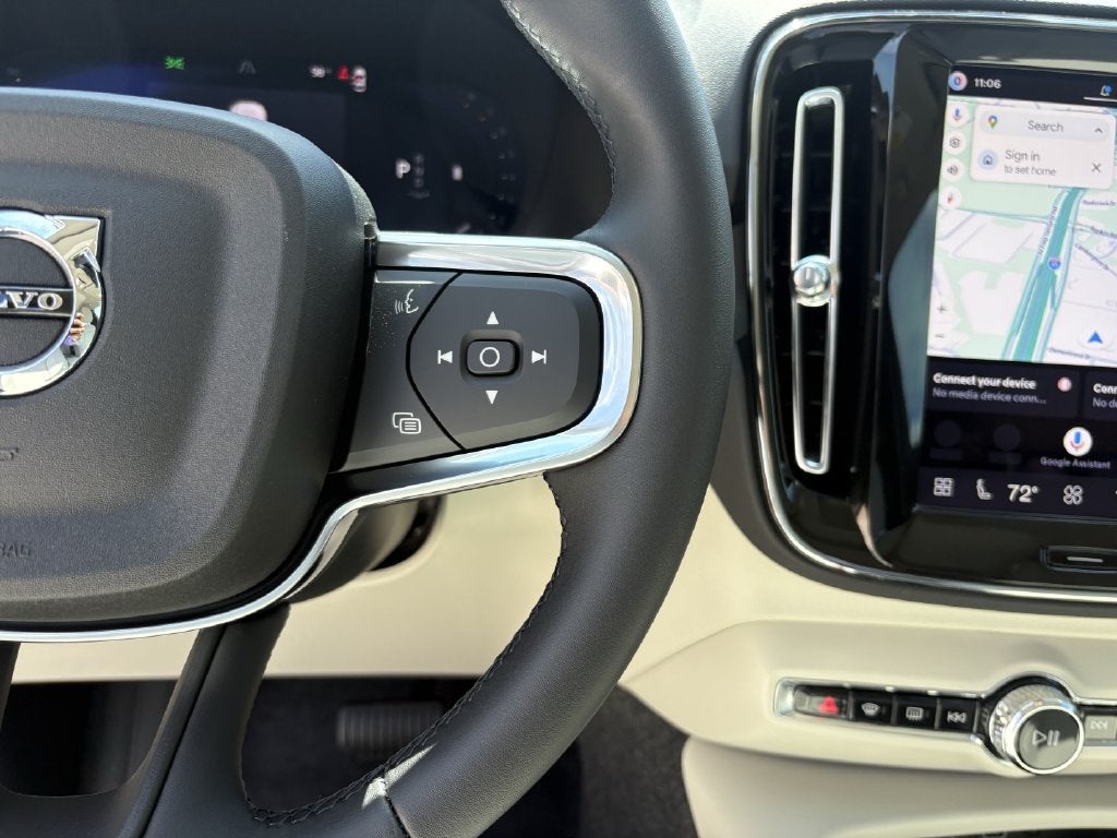 2026 Volvo XC40 B5 Plus