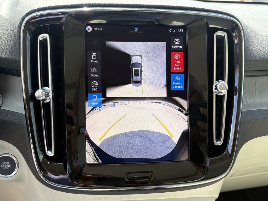 2026 Volvo XC40 B5 Plus