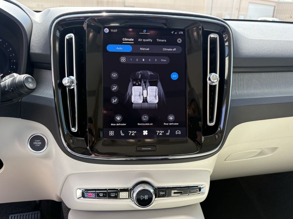2026 Volvo XC40 B5 Plus