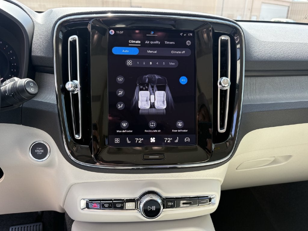 2026 Volvo XC40 B5 Plus
