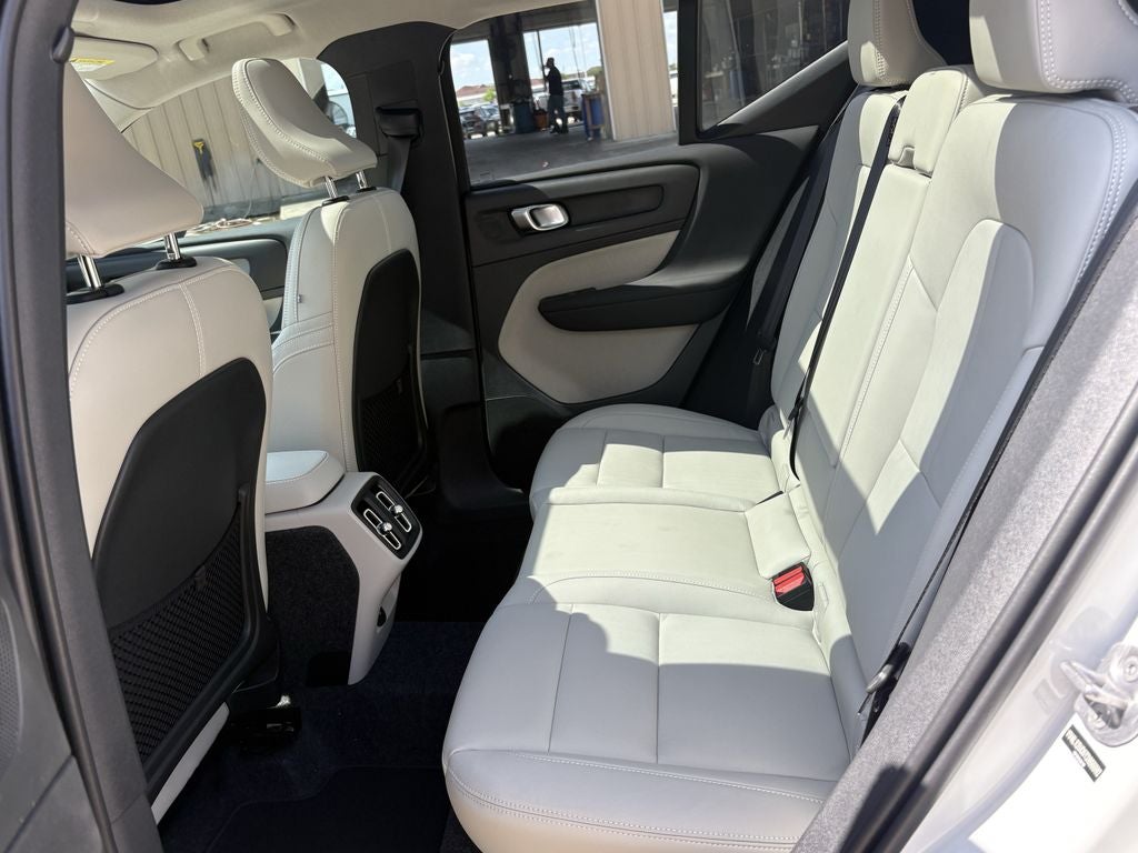 2026 Volvo XC40 B5 Plus