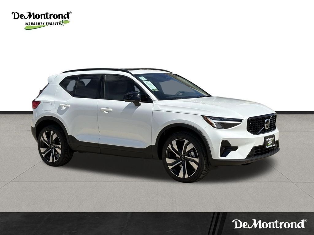 2026 Volvo XC40 B5 Plus