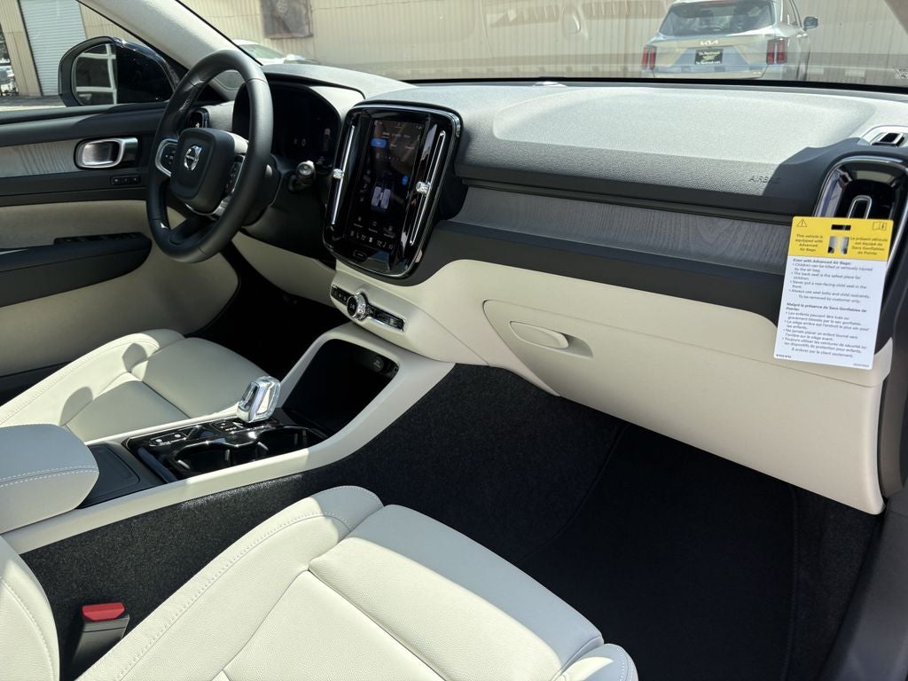 2026 Volvo XC40 B5 Plus