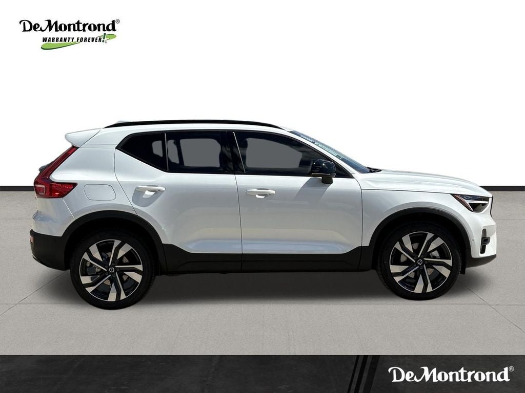 2026 Volvo XC40 B5 Plus
