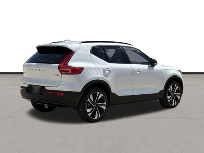 2026 Volvo XC40 B5 Plus