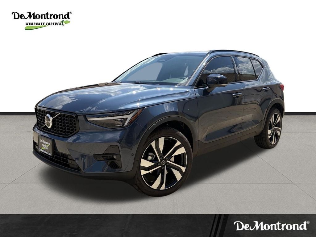 2026 Volvo XC40 B5 Plus