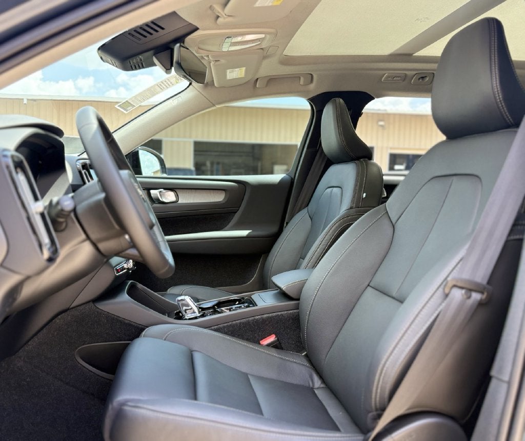 2026 Volvo XC40 B5 Plus