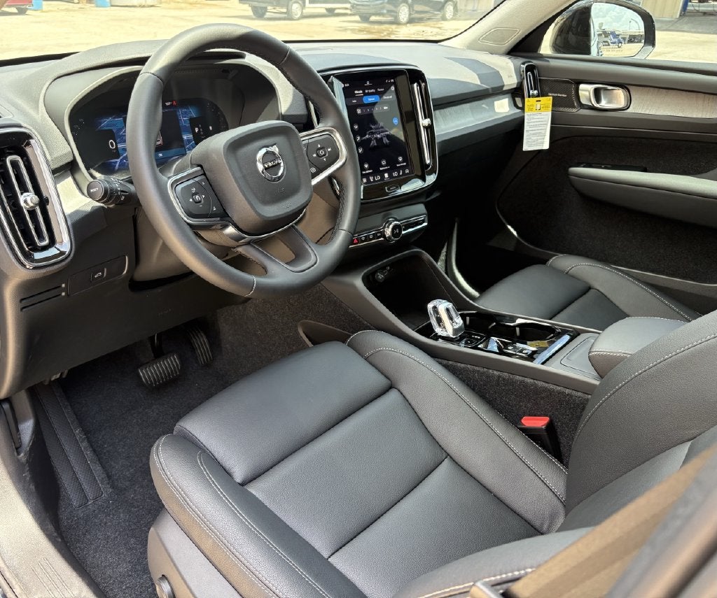 2026 Volvo XC40 B5 Plus