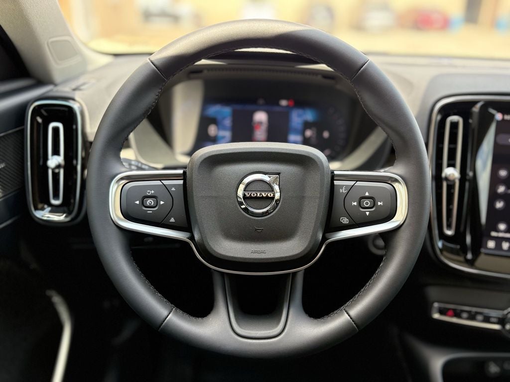 2026 Volvo XC40 B5 Plus