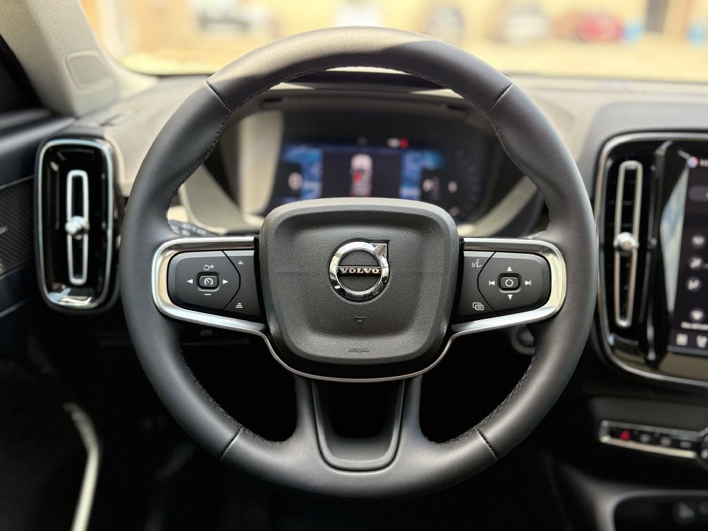 2026 Volvo XC40 B5 Plus