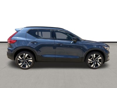 2026 Volvo XC40 B5 Plus