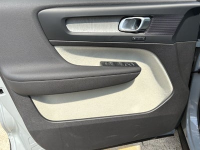 2026 Volvo XC40 B5 AWD PLus