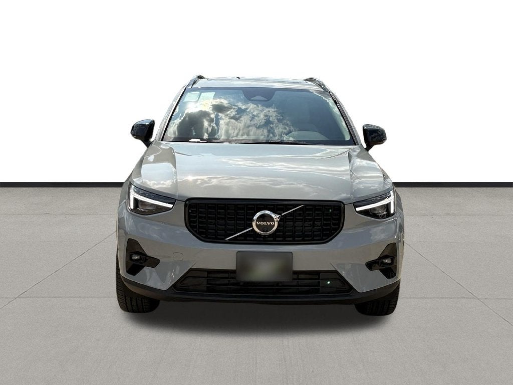 2026 Volvo XC40 B5 AWD PLus