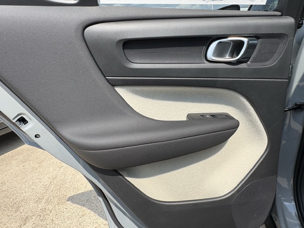 2026 Volvo XC40 B5 AWD PLus