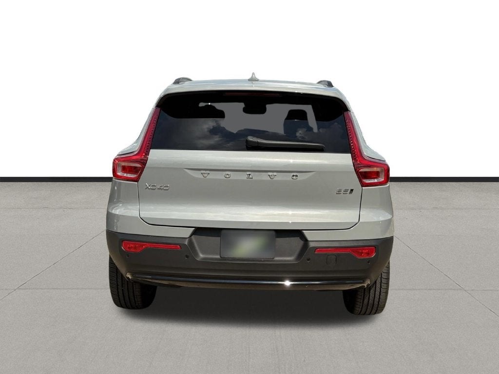 2026 Volvo XC40 B5 AWD PLus