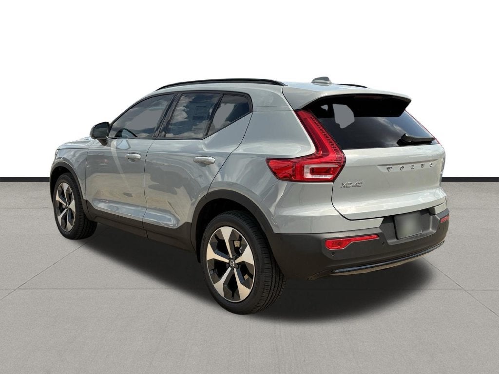 2026 Volvo XC40 B5 AWD PLus