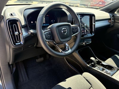 2026 Volvo XC40 B5 Ultra Black Edition