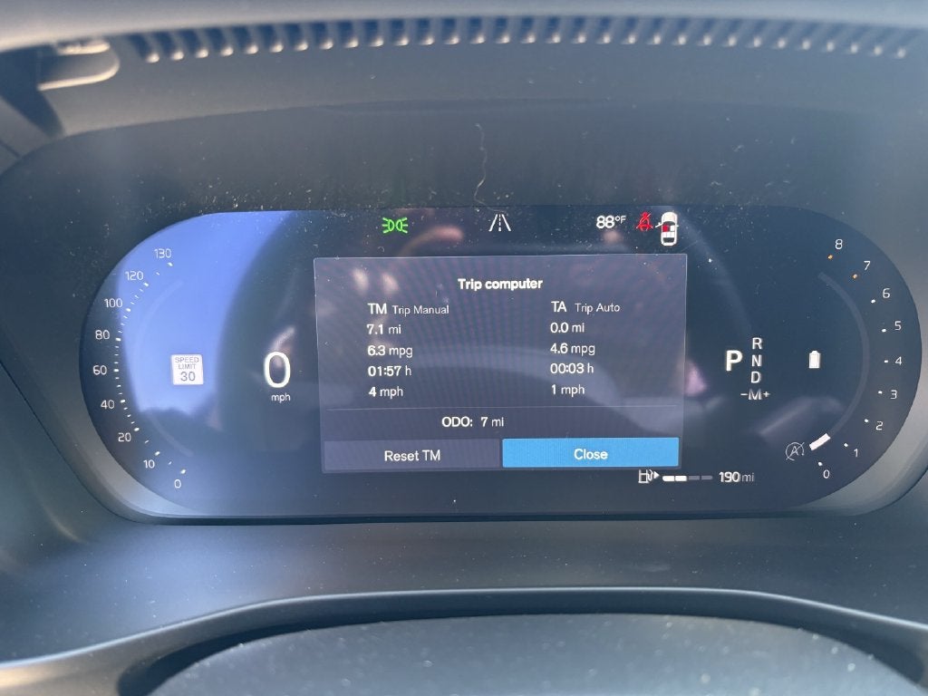 2026 Volvo XC40 B5 Ultra Black Edition