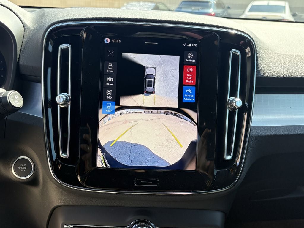 2026 Volvo XC40 B5 Ultra Black Edition