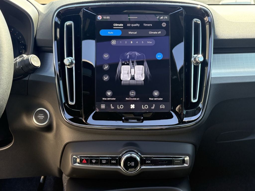2026 Volvo XC40 B5 Ultra Black Edition