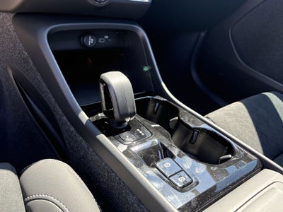 2026 Volvo XC40 B5 Ultra Black Edition
