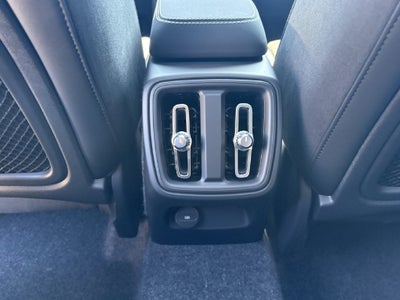 2026 Volvo XC40 B5 Ultra Black Edition